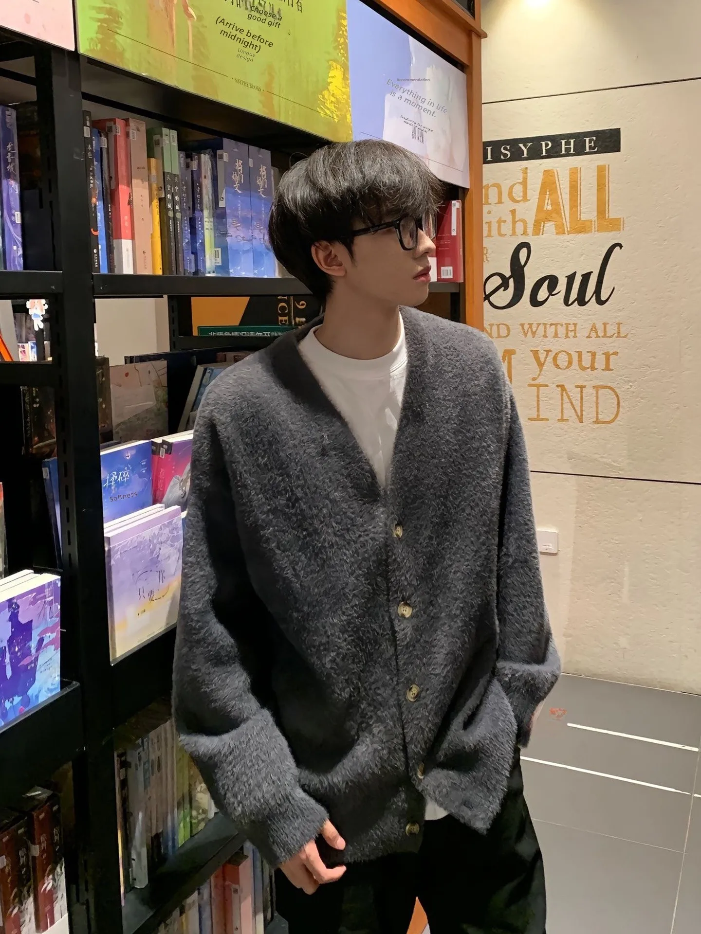 Мужской мягкий уютный вязаный кардиган Cleanfit с V-образным вырезом, осенняя повседневная верхняя одежда премиум-класса в американском стиле, с длинными рукавами
Мужской мягкий уютный вязаный кардиган Cleanfit с V-образным вырезом, осенняя повседневная верхняя одежда премиум-класса в американском стиле, с длинными рукавами