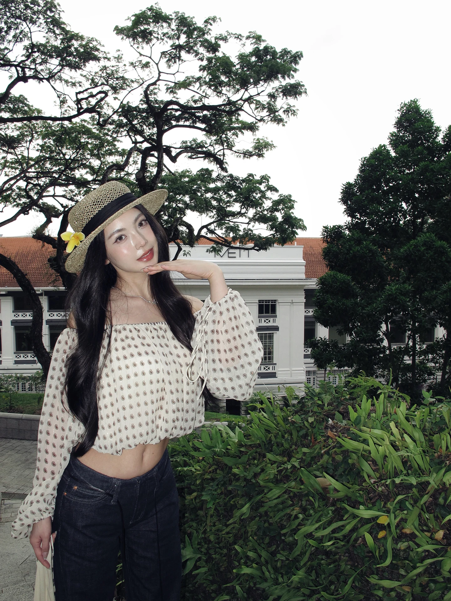 Черная шифоновая блузка с открытыми плечами в стиле ретро, женская, в горошек, сексуальная, для создания образа дерзкой девушки, свободного кроя, с длинным рукавом
Черная шифоновая блузка с открытыми плечами в стиле ретро, женская, в горошек, сексуальная, для создания образа дерзкой девушки, свободного кроя, с длинным рукавом