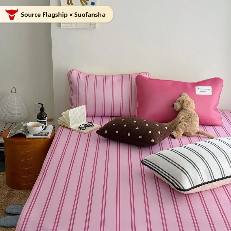 Breathable Ice Silk Cooling Mat Soft Skin-Friendly Machine Washable Water Light Stripe Polka Dot Design Summer Bedding Accessory
Breathable Ice Silk Cooling Mat Soft Skin-Friendly Machine Washable Water Light Stripe Polka Dot Design Summer Bedding Accessory