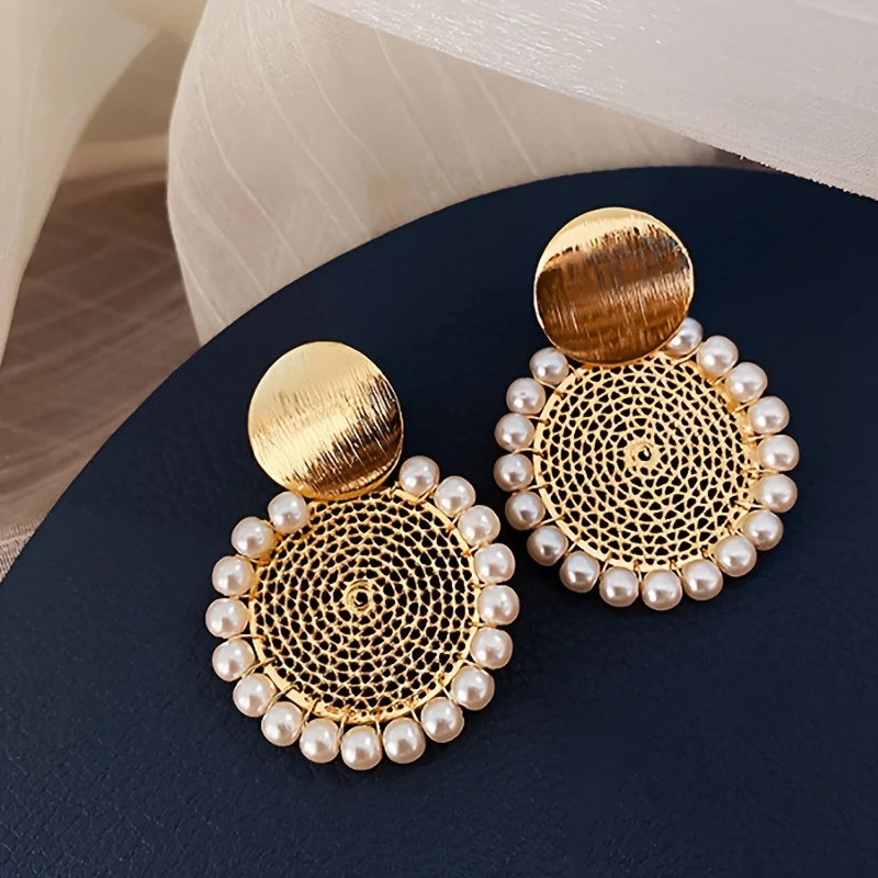 1pair Geometric Round Imitation Pearl Earrings for Women Temperament Earrings Personality Drop Earring Vintage Wedding Jewelry
1pair Geometric Round Imitation Pearl Earrings for Women Temperament Earrings Personality Drop Earring Vintage Wedding Jewelry