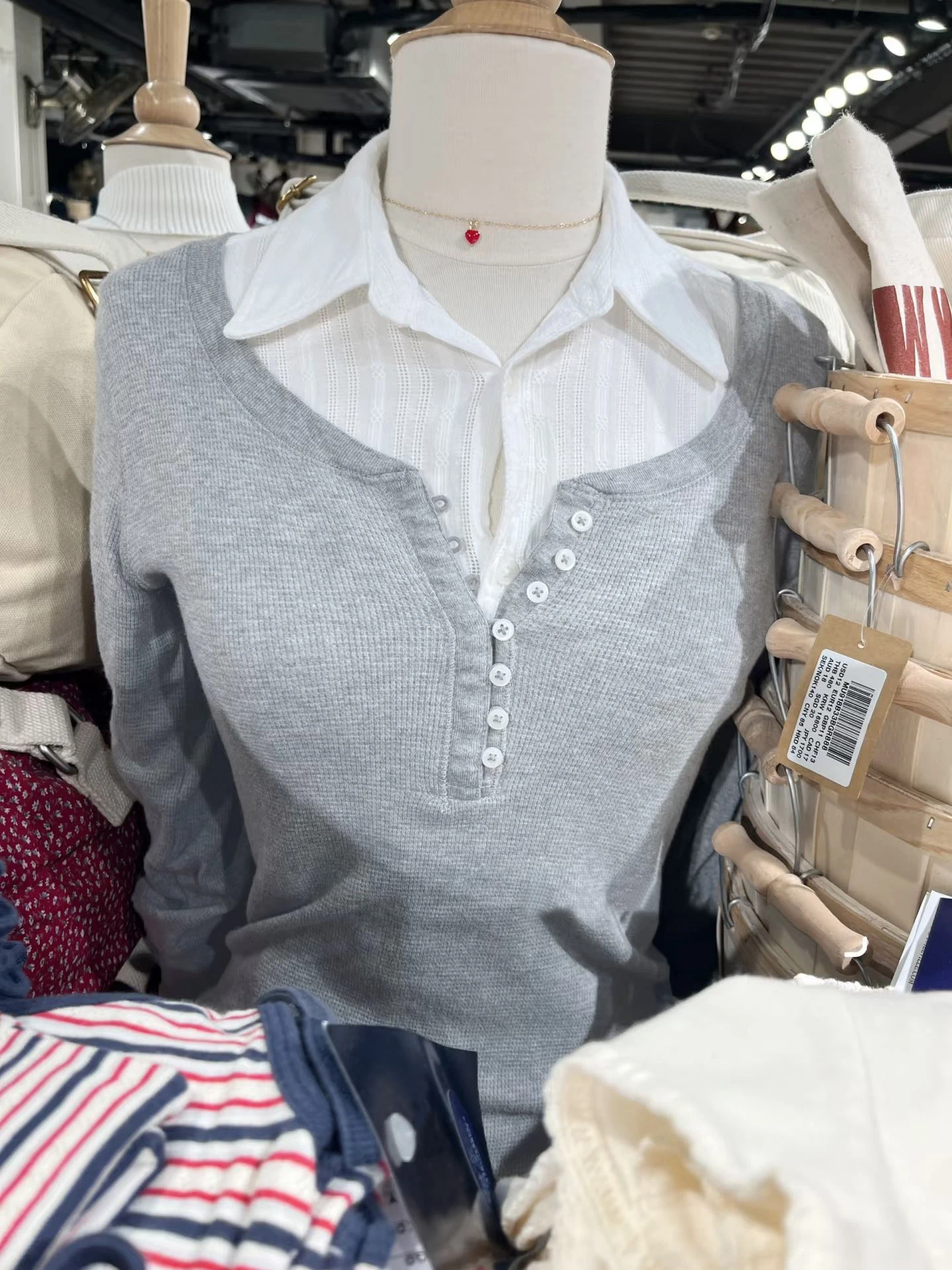 Buttons Waffle Long Sleeve T-shirt Woman Autumn Round Neck Slim Tee Top Female Casual Simple Solid All-match Basic Tshirts New
Buttons Waffle Long Sleeve T-shirt Woman Autumn Round Neck Slim Tee Top Female Casual Simple Solid All-match Basic Tshirts New