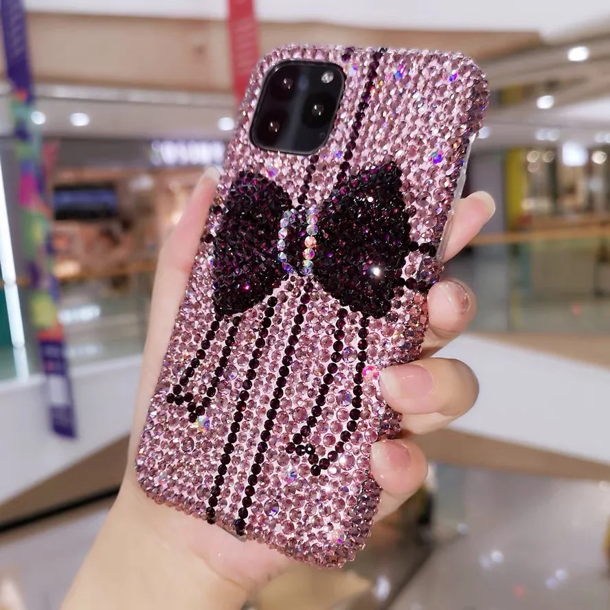 Suitable for iPhone. Crystal bead bow protective case - fully covers and protects against drops.
Suitable for iPhone. Crystal bead bow protective case - fully covers and protects against drops.