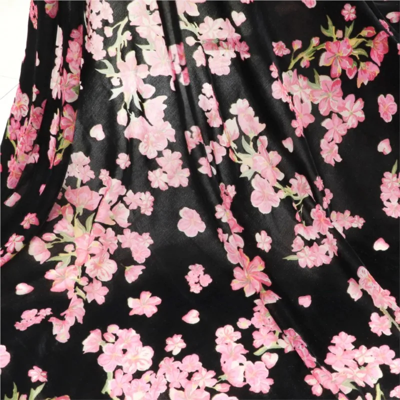 Тканая бархатная парча с вискозным принтом, пятнистая и вышитая ткань, ночная рубашка, платье Cheongsam
Тканая бархатная парча с вискозным принтом, пятнистая и вышитая ткань, ночная рубашка, платье Cheongsam