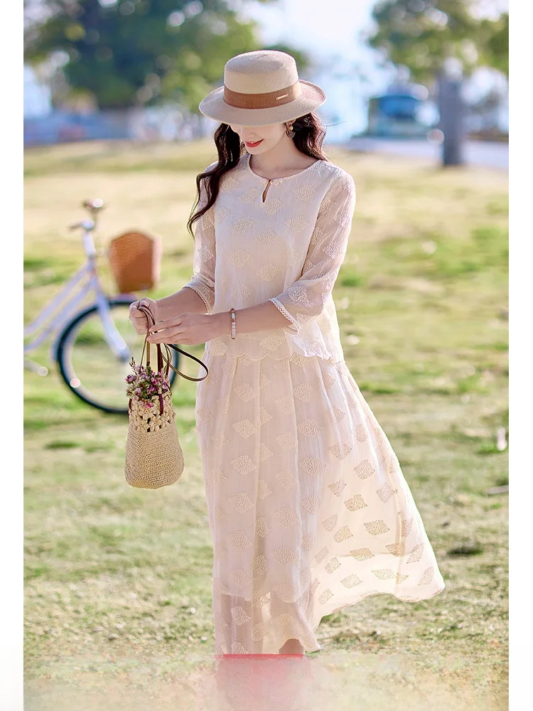 Red Tead Embroidered Long Sve Women's irt Chic mat Design Sensation Spring New Arrival High-End Feeling Top
Red Tead Embroidered Long Sve Women's irt Chic mat Design Sensation Spring New Arrival High-End Feeling Top