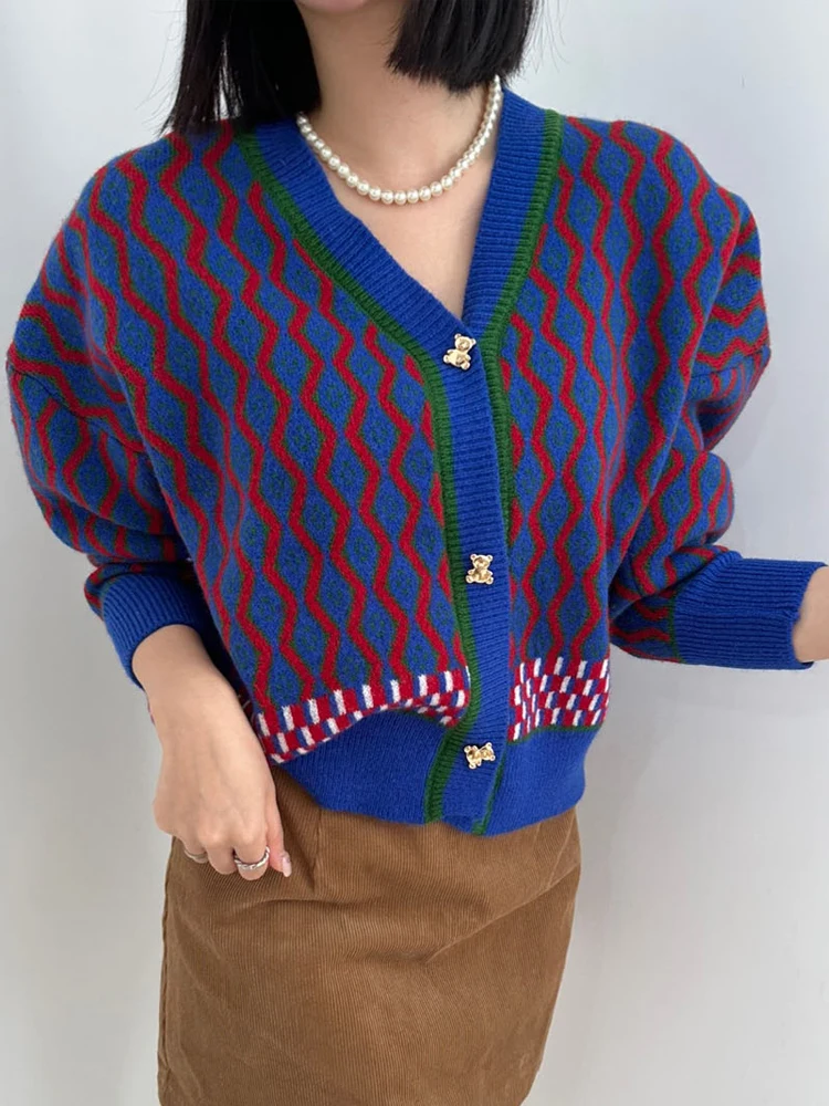 Retro Wave Striped V-ne Knitwear Jaet Women's ort Sle Autumn Winter Faion Sensation Unique ature Cardigan Top
Retro Wave Striped V-ne Knitwear Jaet Women's ort Sle Autumn Winter Faion Sensation Unique ature Cardigan Top