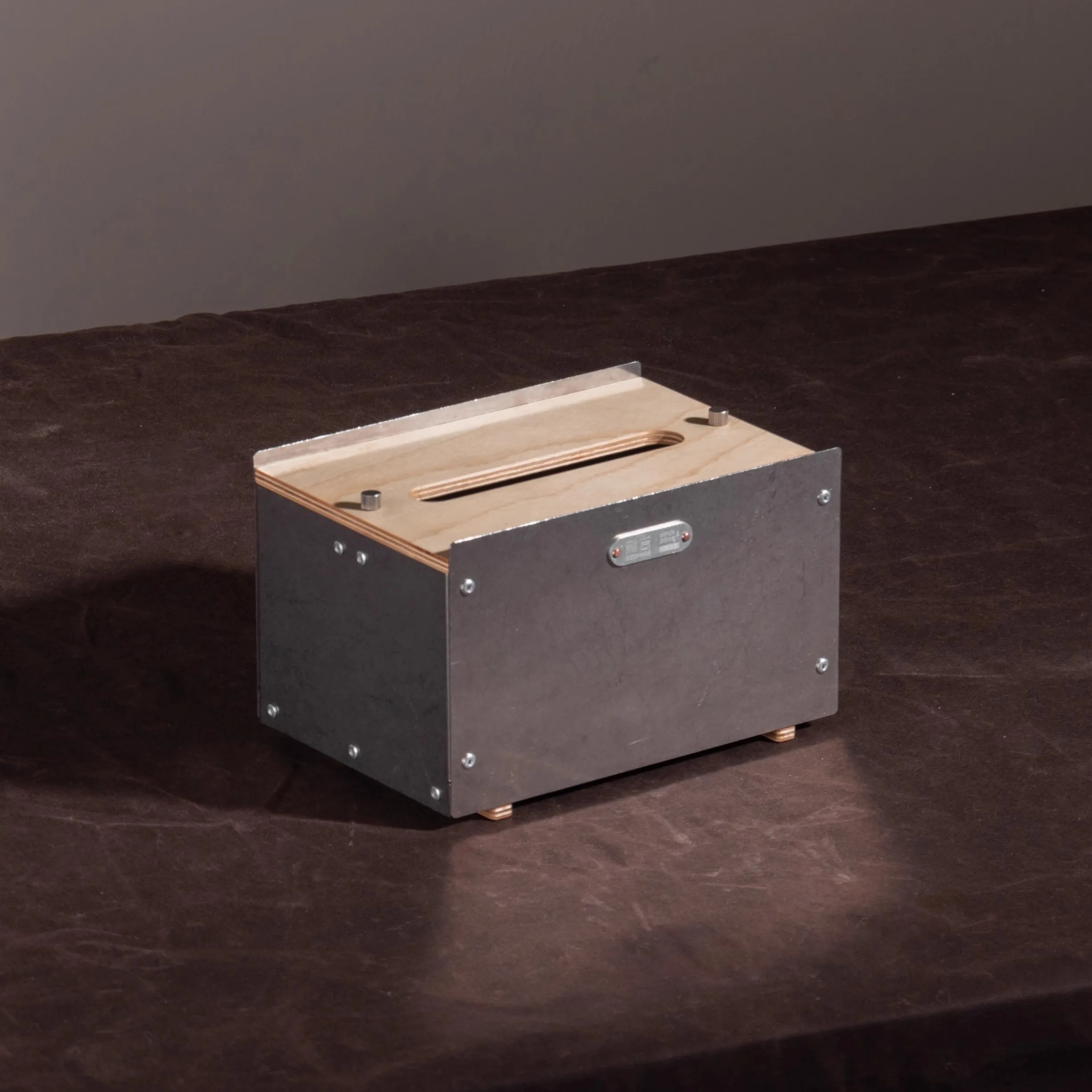 Modern Light luxury Fashion Creativity Stainless Steel Solid Wood Tissue Box Bedroom The Hotel Advanced Decoration Tissue Box
Modern Light luxury Fashion Creativity Stainless Steel Solid Wood Tissue Box Bedroom The Hotel Advanced Decoration Tissue Box