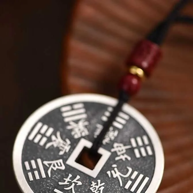 WEIER Retro Mountain Ghost Coin Pendant Necklace Unisex Eight Trigrams Plate Trendy Gift Alloy Material World Style Jewelry
WEIER Retro Mountain Ghost Coin Pendant Necklace Unisex Eight Trigrams Plate Trendy Gift Alloy Material World Style Jewelry