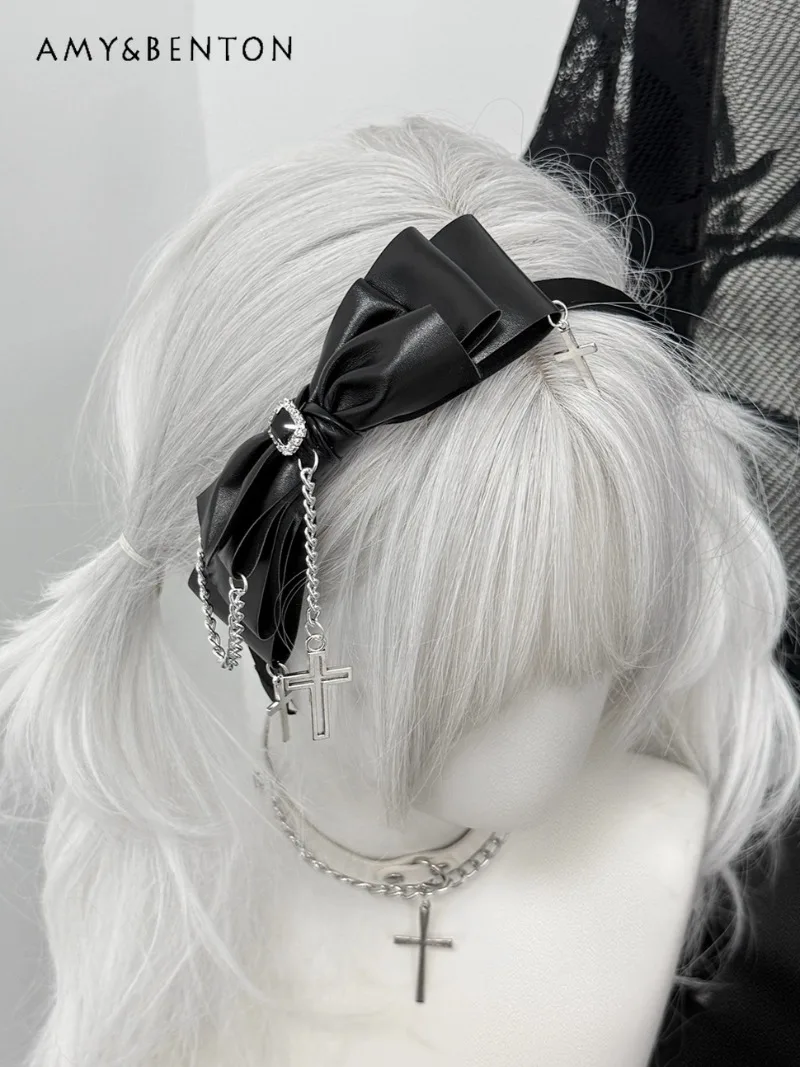 Оригинальная повязка на голову в стиле Харадзюку в стиле темной Лолиты с бантом, субкультура, готическая стразная металлическая цепочка, кулон, повязка на голову с крестом для женщин
Оригинальная повязка на голову в стиле Харадзюку в стиле темной Лолиты с бантом, субкультура, готическая стразная металлическая цепочка, кулон, повязка на голову с крестом для женщин