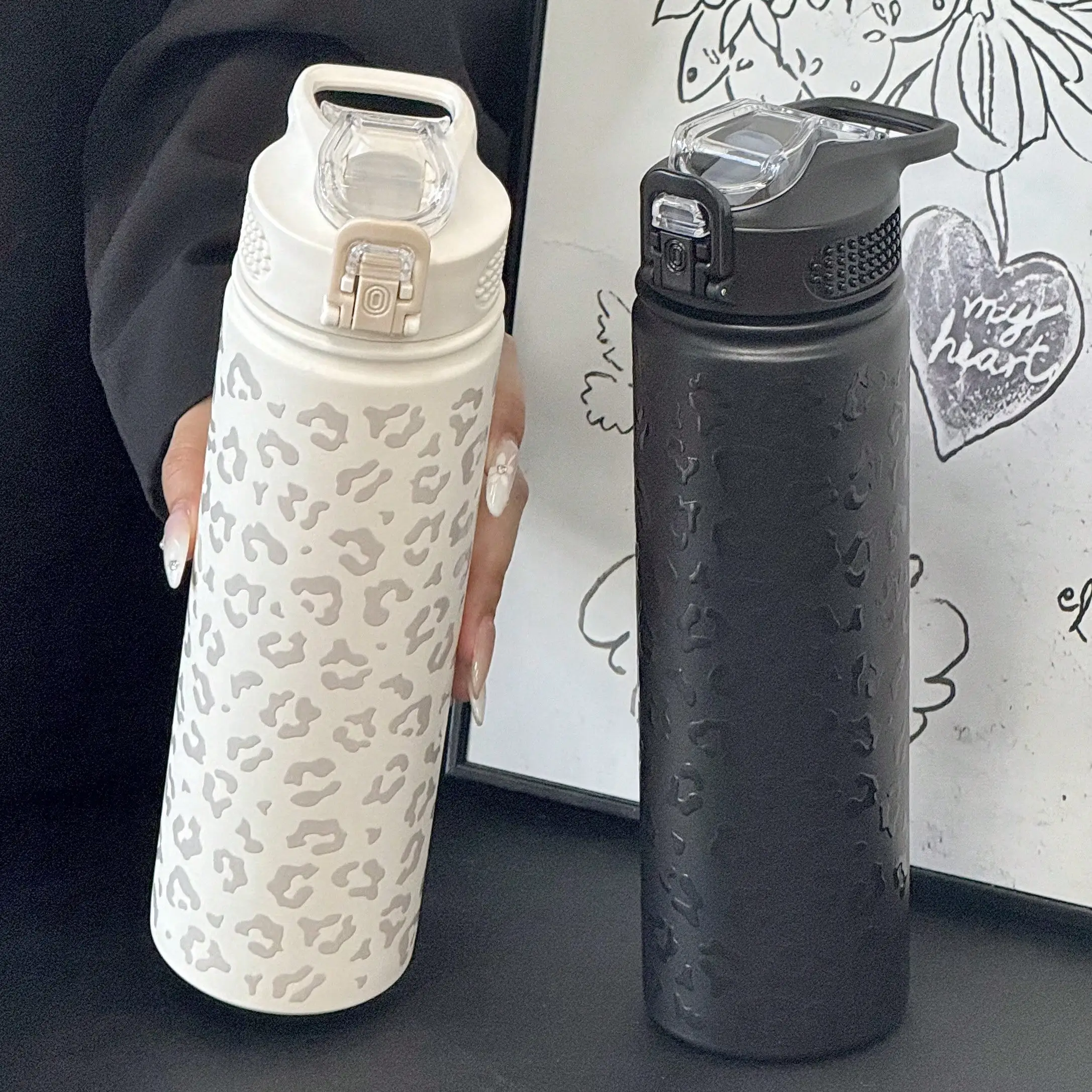 750ml Insulated Stainless Steel Tumbler With Stylish Leopard Print - Portable & Leak-Proof, Easy To Clean With Flip Lid - Perfect For Cold & Hot Drinks, Gym, Yoga, Work, School, Travel, Great Gift For Christmas, Valentine's Day & Birthday
750ml Insulated Stainless Steel Tumbler With Stylish Leopard Print - Portable & Leak-Proof, Easy To Clean With Flip Lid - Perfect For Cold & Hot Drinks, Gym, Yoga, Work, School, Travel, Great Gift For Christmas, Valentine's Day & Birthday
