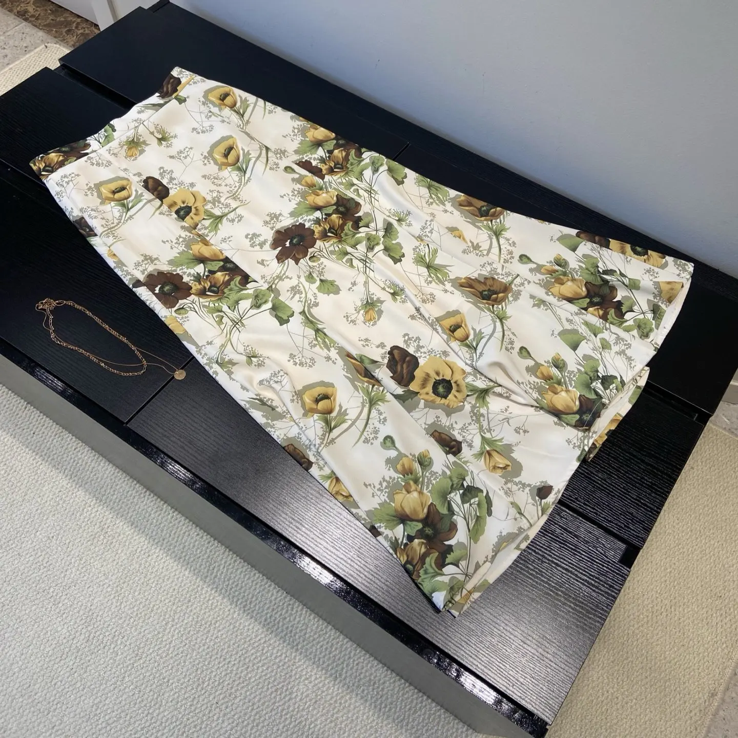 Summer Attraction High Waist Fish Tail Long Skirt Floral Print Vintage Design Women's Half Body Skirt Polyester Fiber 100%
Summer Attraction High Waist Fish Tail Long Skirt Floral Print Vintage Design Women's Half Body Skirt Polyester Fiber 100%