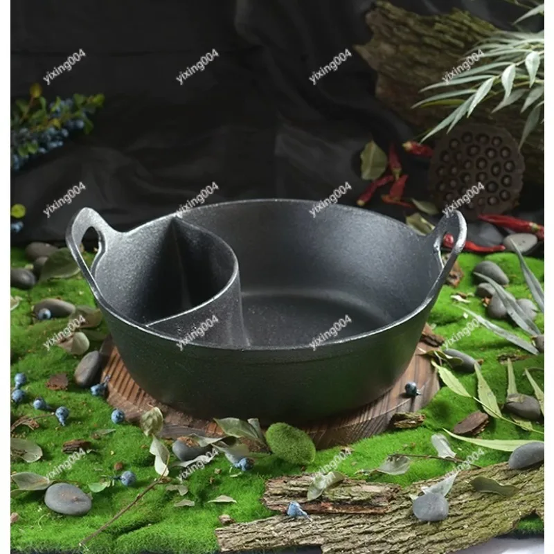 Traditional Iron Hot Pot Dual-compartment Pot for Sour Soup & Hot Pot Cooking
Traditional Iron Hot Pot Dual-compartment Pot for Sour Soup & Hot Pot Cooking
