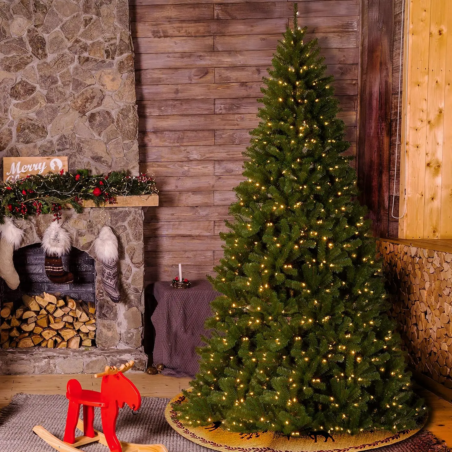 Pre-Lit Artificial Full Christmas Tree, Green, North Valley Spruce, White Lights, Includes Stand, 4.5 Feet
Pre-Lit Artificial Full Christmas Tree, Green, North Valley Spruce, White Lights, Includes Stand, 4.5 Feet