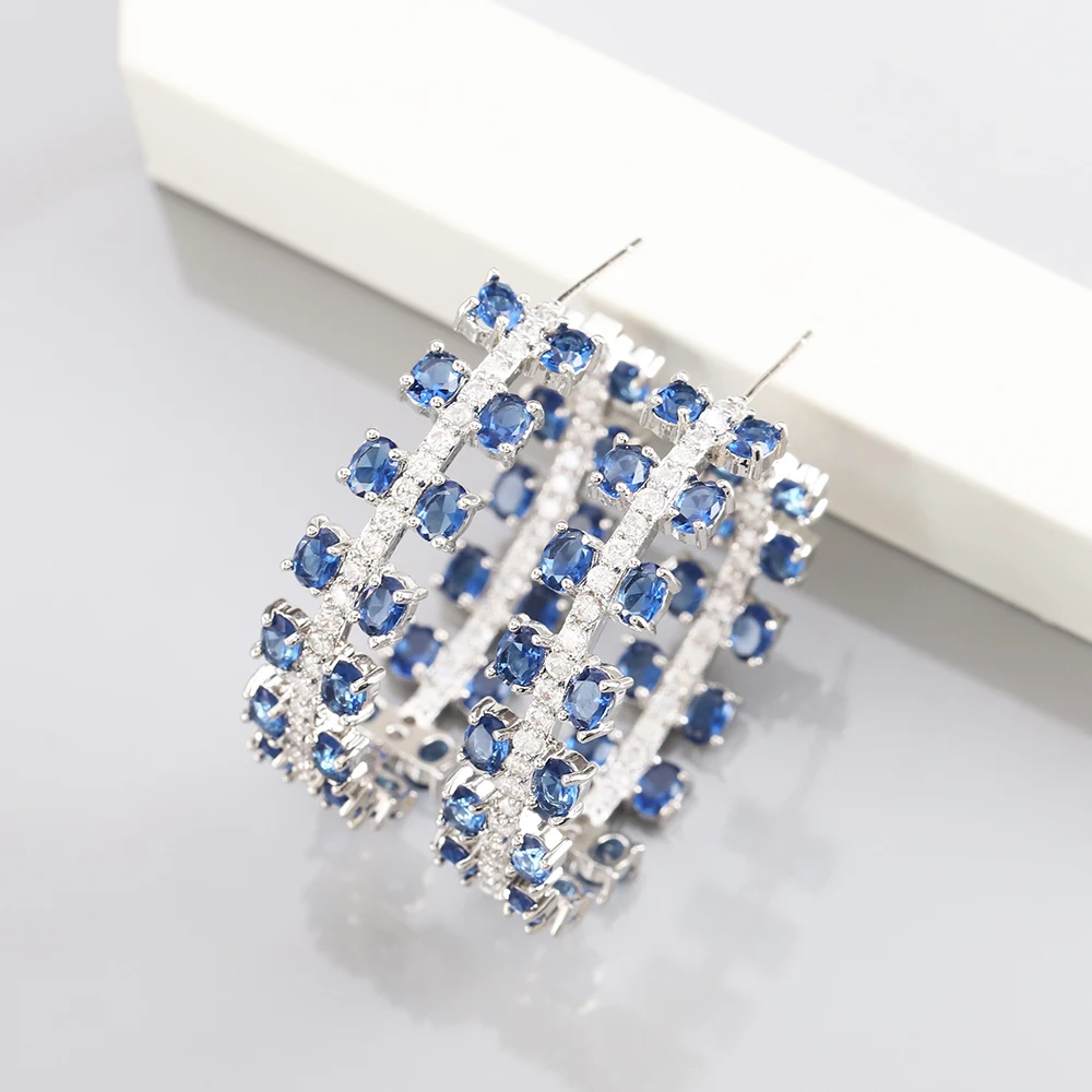 Luxury Fashion Shiny Pop Earrings for Women Beautiful Geometric Round Jewelry Blue Exquisite Temperament Party Accessories
Luxury Fashion Shiny Pop Earrings for Women Beautiful Geometric Round Jewelry Blue Exquisite Temperament Party Accessories