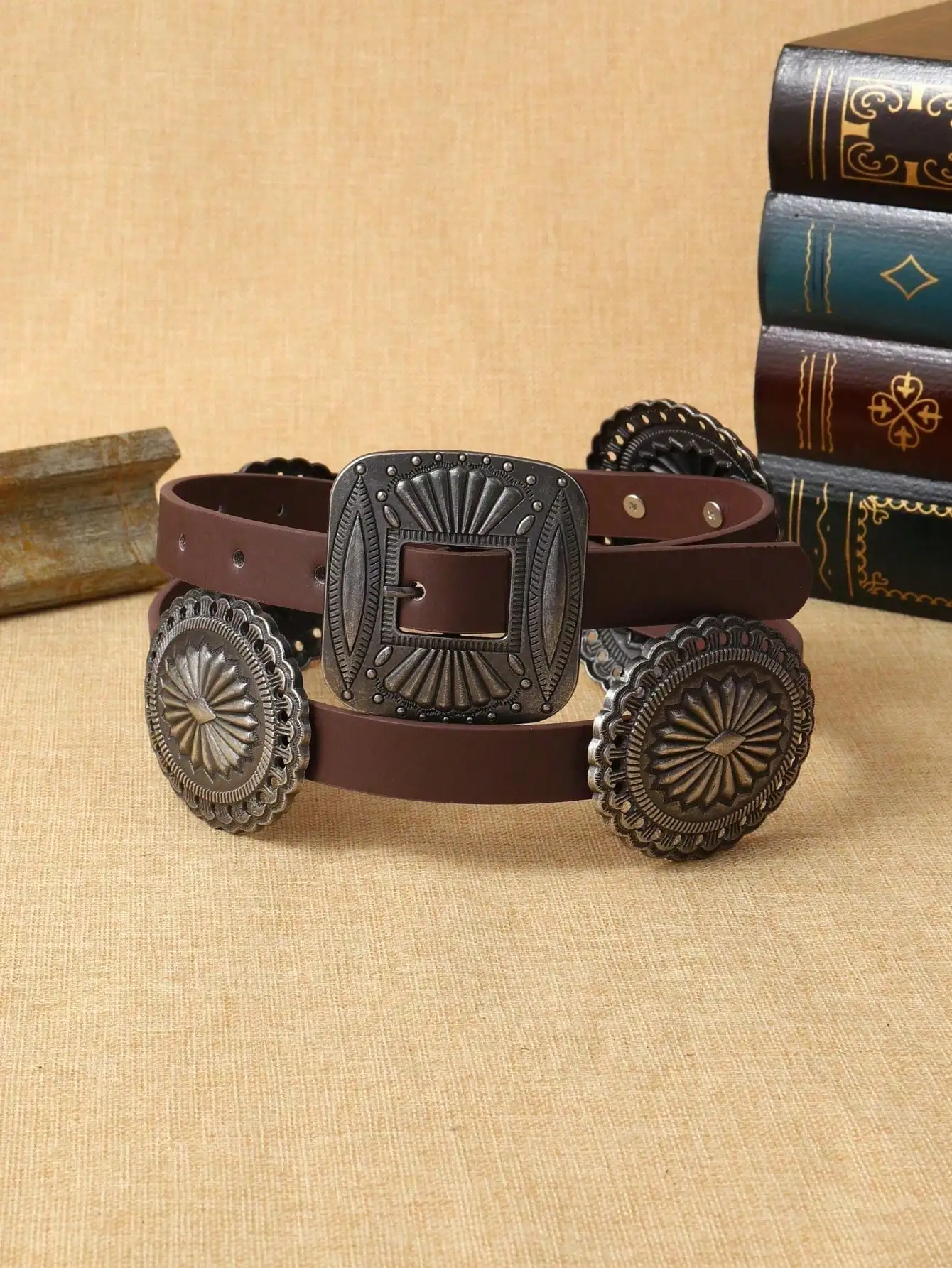 Valentine's Day,1pc Women's Coffee Color PU Round Buckle Belt, Fashionable Classic Leather Belt Suitable For Everyday Use Fall, Autumn, Halloween,Belts For Women,Western Belt, Youth,Casual, Outdoor, Athletic, Vacation, Metal Chain Decorative Belt For Wome
Valentine's Day,1pc Women's Coffee Color PU Round Buckle Belt, Fashionable Classic Leather Belt Suitable For Everyday Use Fall, Autumn, Halloween,Belts For Women,Western Belt, Youth,Casual, Outdoor, Athletic, Vacation, Metal Chain Decorative Belt For Wome