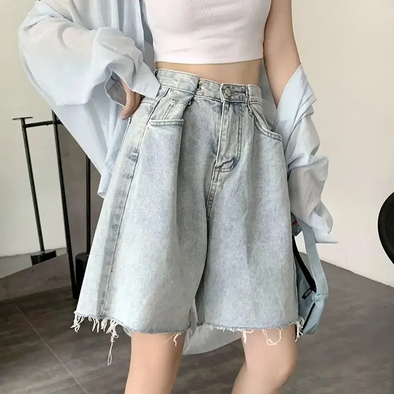 short jeans,woman 2025,New arrival summer loose straight leg wide pants,high waist,slimming look,shorts women
short jeans,woman 2025,New arrival summer loose straight leg wide pants,high waist,slimming look,shorts women