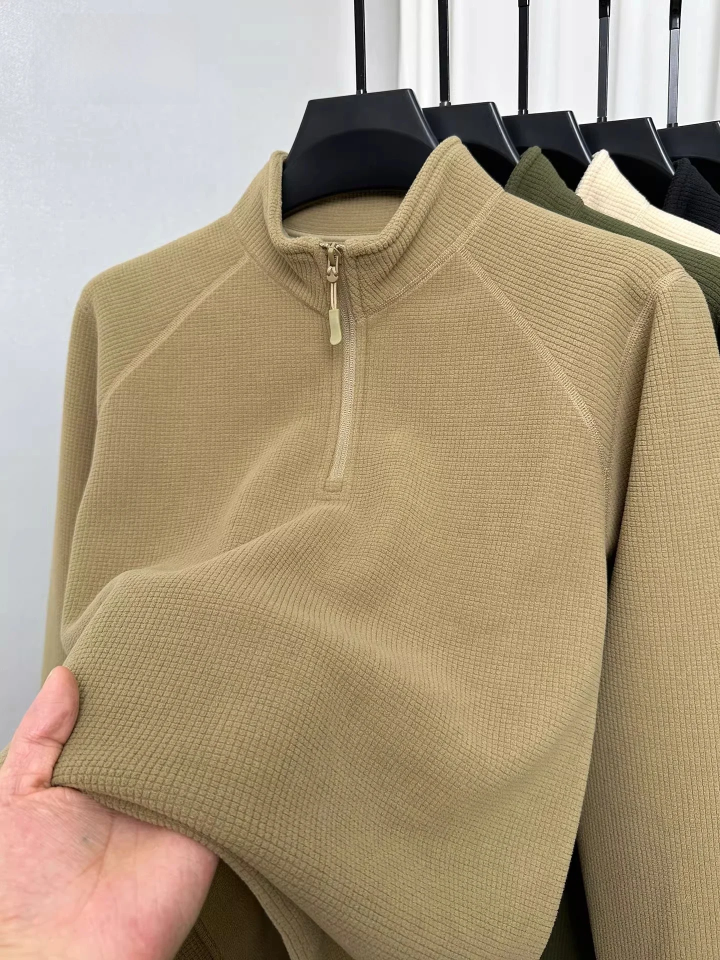 High-End Men's Fce Lined Zip-Up Hoodie Thi Warm Casual Wear for Autumn Winter Polyester Fiber High Collar Regular Fit
High-End Men's Fce Lined Zip-Up Hoodie Thi Warm Casual Wear for Autumn Winter Polyester Fiber High Collar Regular Fit