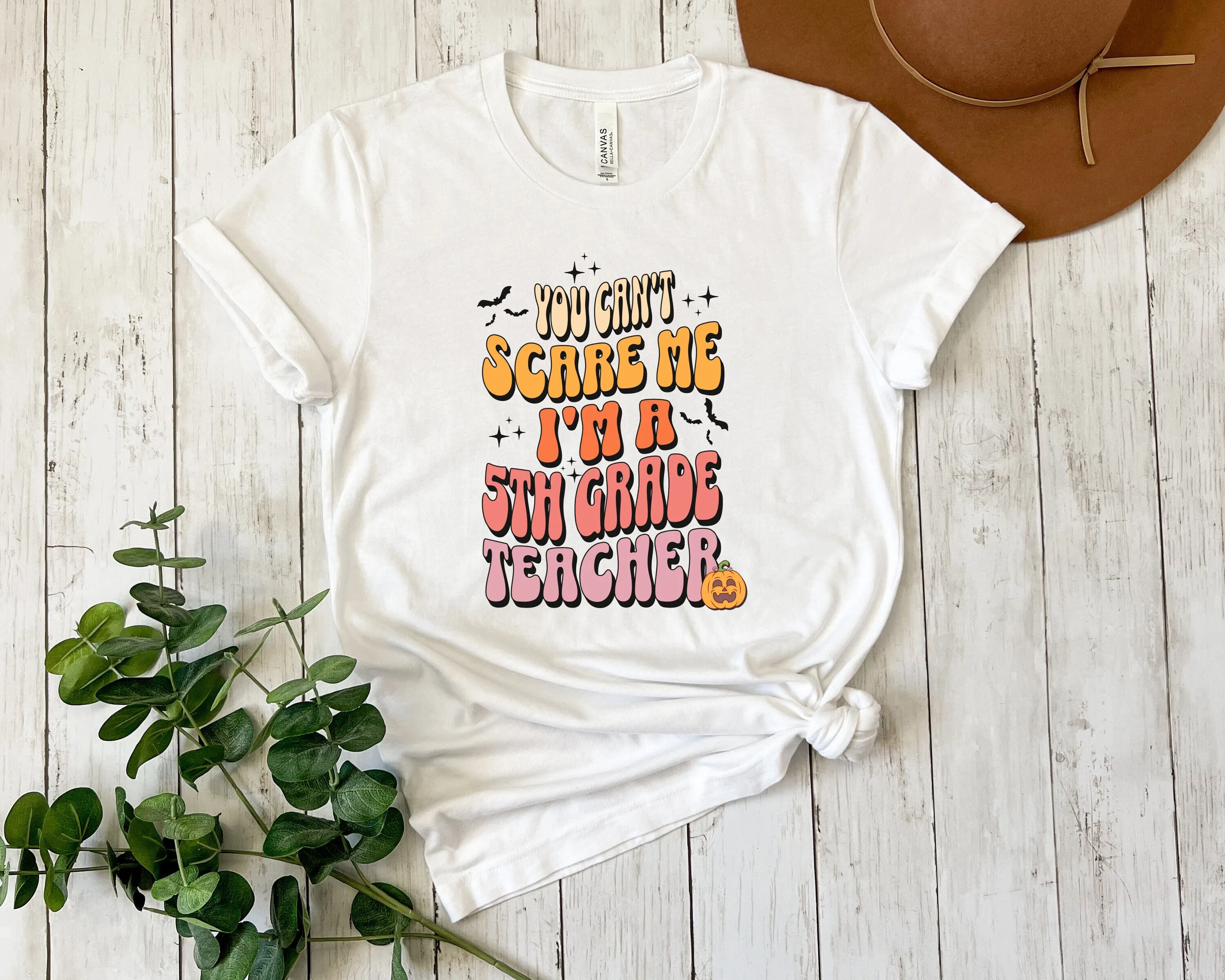 Футболка для учителя пятого класса на Хэллоуин Happy Spooky Retro Top 5th Groovy You Can't Scare Me
Футболка для учителя пятого класса на Хэллоуин Happy Spooky Retro Top 5th Groovy You Can't Scare Me