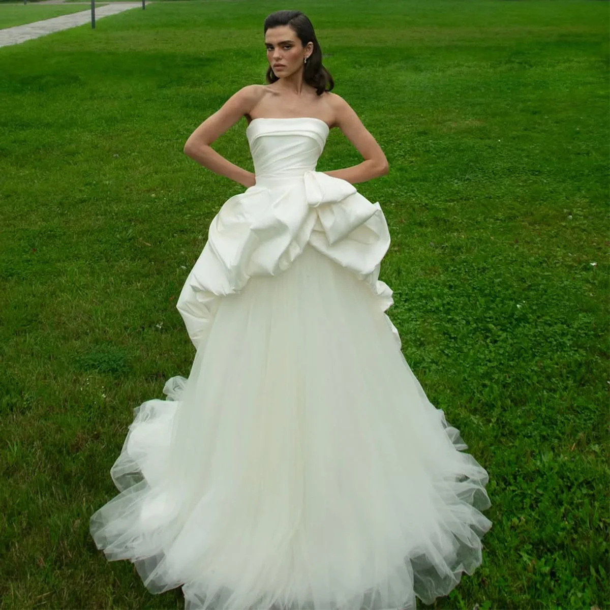 Customized Open Back Luxury A-Line Wedding Dresses For Girl Open Back Lace Applique Pleat Bridal Gown Vestidos De Noiva
Customized Open Back Luxury A-Line Wedding Dresses For Girl Open Back Lace Applique Pleat Bridal Gown Vestidos De Noiva