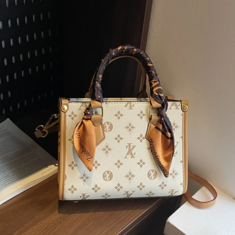 Advanced Style Fashion Floral Handbag for Women's Retro Commuter Large Capacity Tote Bag Floral Print Ladies Single Shoulder Bag
Advanced Style Fashion Floral Handbag for Women's Retro Commuter Large Capacity Tote Bag Floral Print Ladies Single Shoulder Bag