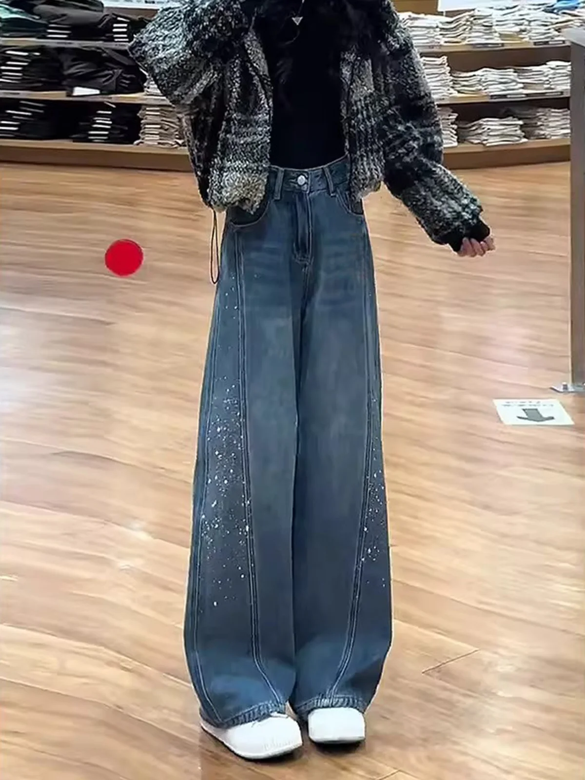 Fashionable Heavy Duty Rhinestone Wide Leg Denim Jeans Women's High Waist Straight Cut Loose Slimming Spring Autumn New Style
Fashionable Heavy Duty Rhinestone Wide Leg Denim Jeans Women's High Waist Straight Cut Loose Slimming Spring Autumn New Style