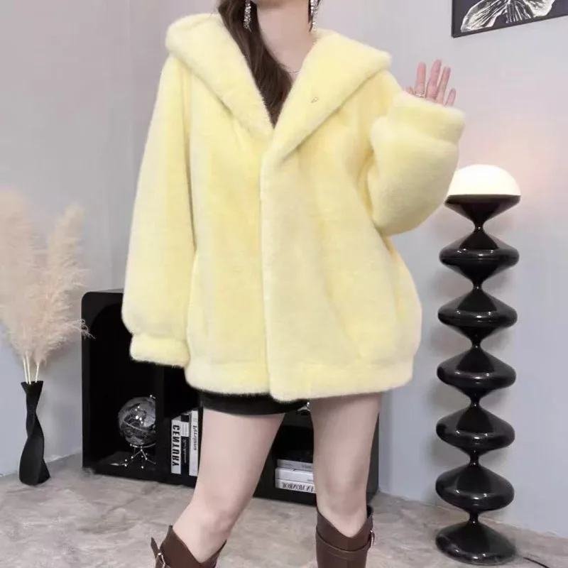 Outcoat Thickened High-end and Fashionable Mink Eco-friendly Fur One-piece Hooded Jacket for Women's Warmth New Style Outerwear
Outcoat Thickened High-end and Fashionable Mink Eco-friendly Fur One-piece Hooded Jacket for Women's Warmth New Style Outerwear