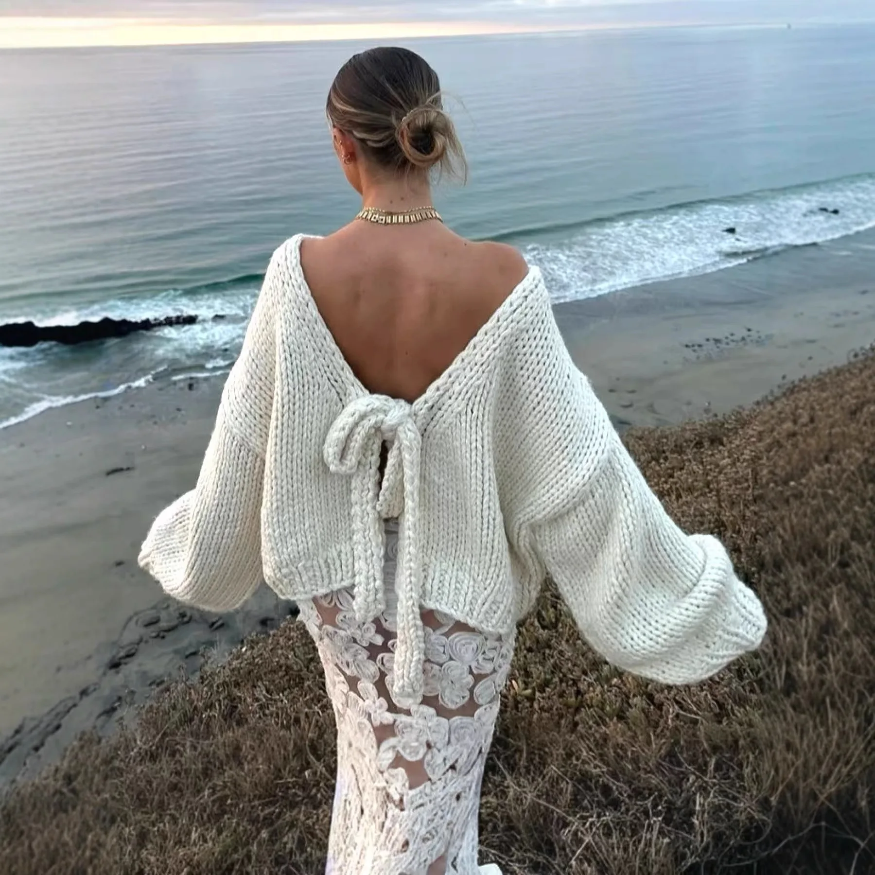 Loose Fit Long Sleeve Pure Color Knitted Sweater with Belt Backless Design Autumn New Style Women's Fashion Top Online Exclusive
Loose Fit Long Sleeve Pure Color Knitted Sweater with Belt Backless Design Autumn New Style Women's Fashion Top Online Exclusive