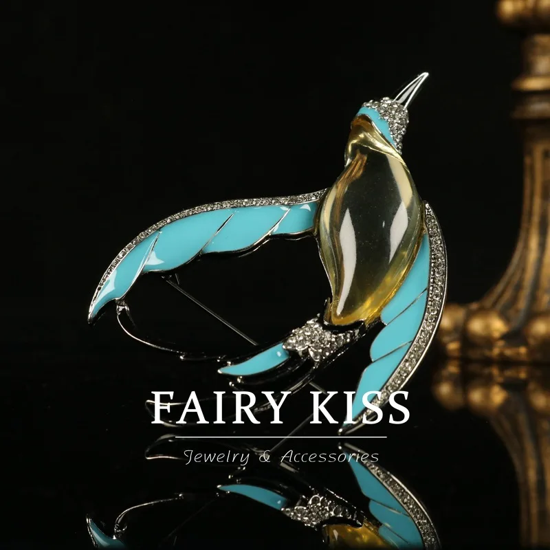 Винтажная элегантная брошь, изысканная прозрачная брошь в форме птицы с бриллиантами и эмалью
Винтажная элегантная брошь, изысканная прозрачная брошь в форме птицы с бриллиантами и эмалью