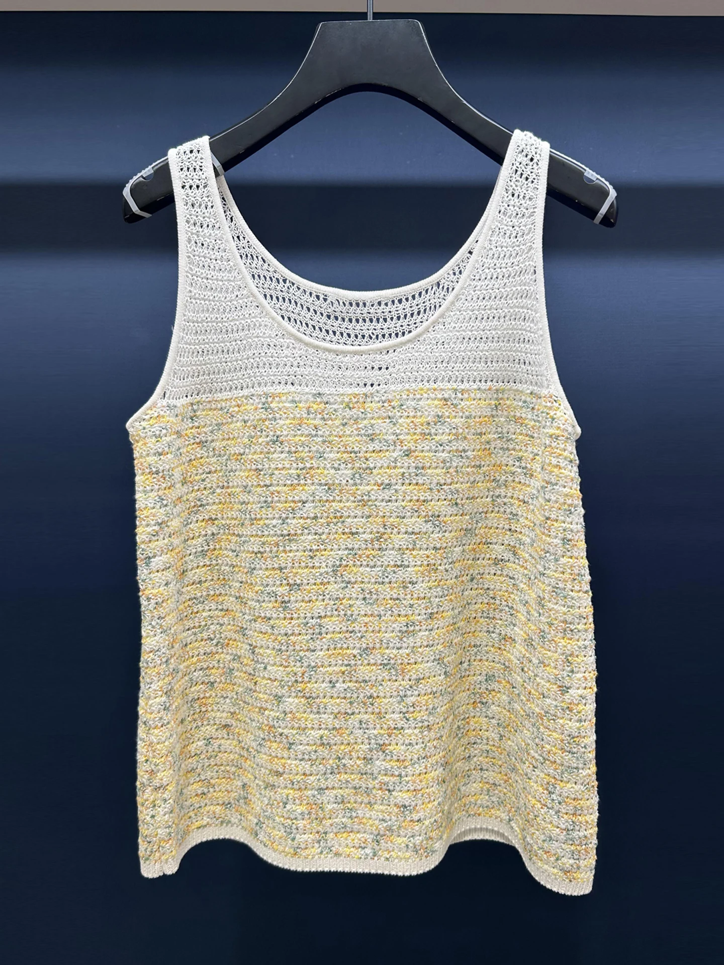 High-End Women's Knitted Hollow Vest Top Summer Fashion Retro Style Chinese Brandless H-Shape Outerwear round Neckline
High-End Women's Knitted Hollow Vest Top Summer Fashion Retro Style Chinese Brandless H-Shape Outerwear round Neckline