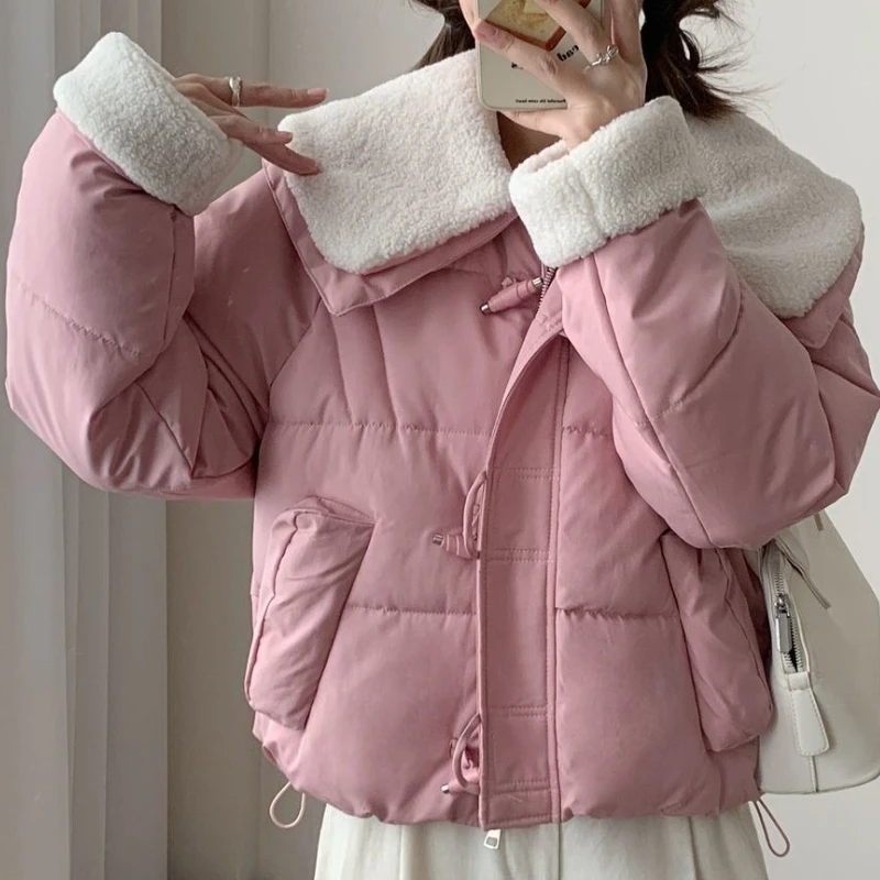 Super Good-looking Lamb Wool Down Cotton Clothes Women 2025 Winter New Doll Collar Jacket Fashion Casual Warm Parkas High Street
Super Good-looking Lamb Wool Down Cotton Clothes Women 2025 Winter New Doll Collar Jacket Fashion Casual Warm Parkas High Street