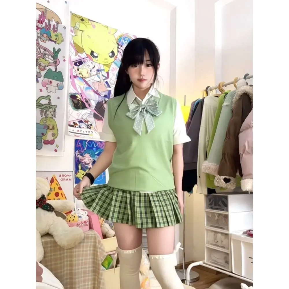 Layered Vest Green Plaid Skirt Set White Enhancing Knitted Sweater Four Piece Set Basic Short Sleeve V Neck Casua...
Layered Vest Green Plaid Skirt Set White Enhancing Knitted Sweater Four Piece Set Basic Short Sleeve V Neck Casua...