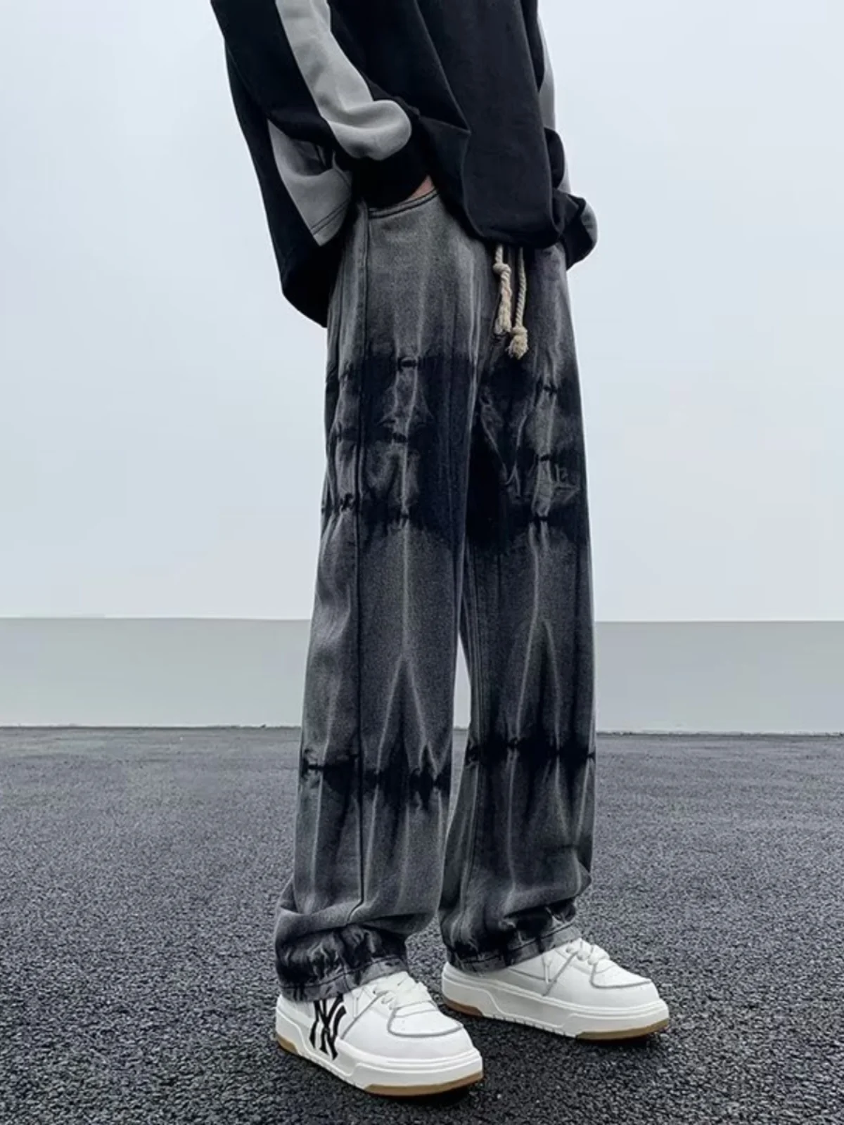 Американские винтажные джинсы в стиле хип-хоп с широкими штанинами, мужские прямые свободные длинные брюки в стиле High Street с эффектом тай-дай, повседневная одежда, весенний сезон
Американские винтажные джинсы в стиле хип-хоп с широкими штанинами, мужские прямые свободные длинные брюки в стиле High Street с эффектом тай-дай, повседневная одежда, весенний сезон