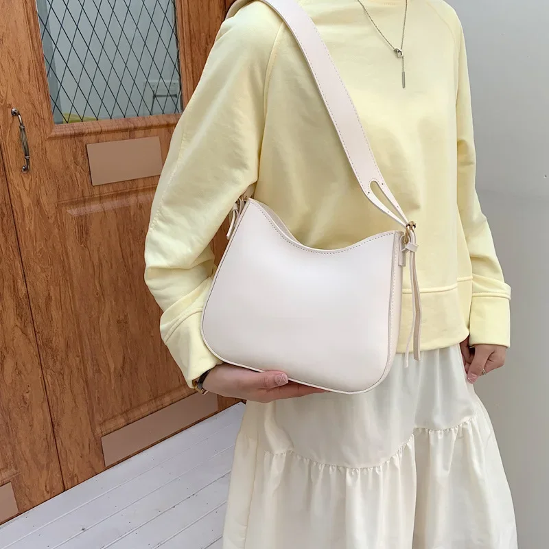 2025 Women's Spring/Summer Square Bag - Minimalist Shoulder Purse, Trendy Crossbody Bag for Work & Casual Outfits
2025 Women's Spring/Summer Square Bag - Minimalist Shoulder Purse, Trendy Crossbody Bag for Work & Casual Outfits
