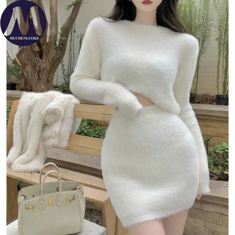 Комплект из 2 предметов для женщин, осень-зима, имитация норкового меха, топ с длинными рукавами и круглым вырезом, костюмы в Корейском стиле, модные облегающие комплекты мини-юбки
Комплект из 2 предметов для женщин, осень-зима, имитация норкового меха, топ с длинными рукавами и круглым вырезом, костюмы в Корейском стиле, модные облегающие комплекты мини-юбки