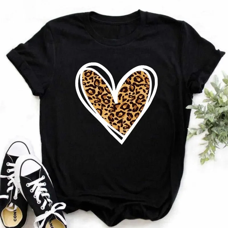Leopard Love Heart Print Women T Shirt Fashion T Shirt Black T-shirt Female Short Sleeve Graphic Women T-shirts street clothes
Leopard Love Heart Print Women T Shirt Fashion T Shirt Black T-shirt Female Short Sleeve Graphic Women T-shirts street clothes