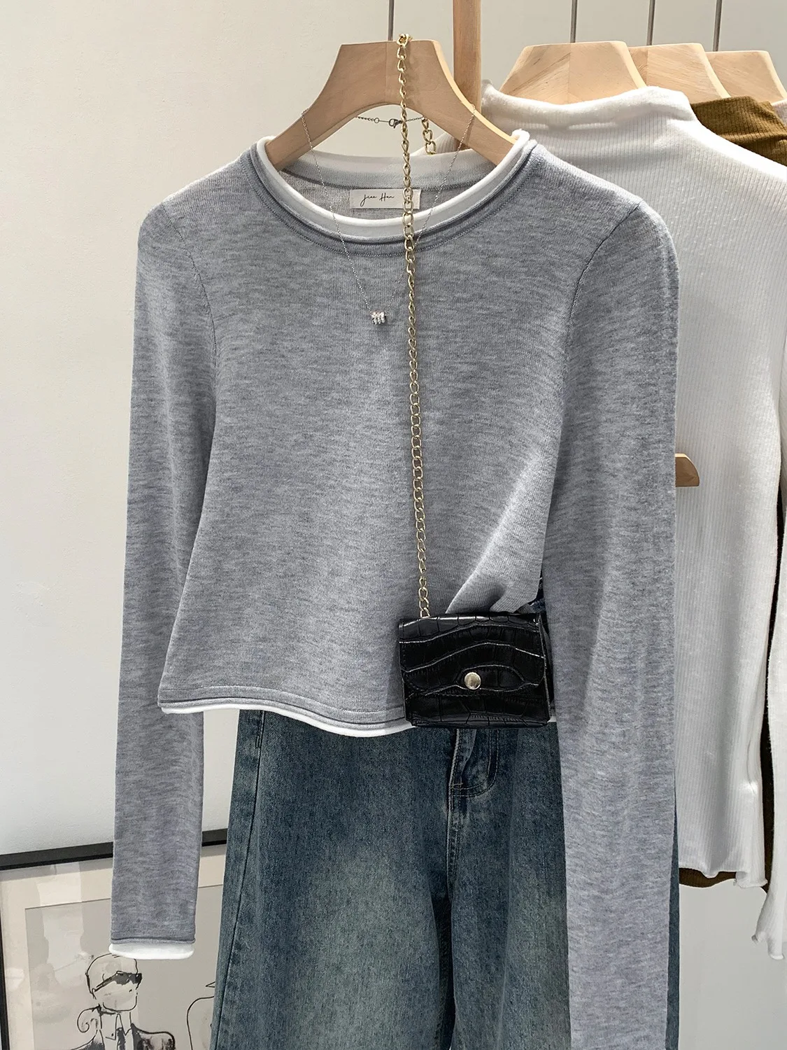 Korean Sle ort Knitted Base irt Women's Inner Wear Top 2025 New Faion Winter Long Sve round Ne Color
Korean Sle ort Knitted Base irt Women's Inner Wear Top 2025 New Faion Winter Long Sve round Ne Color