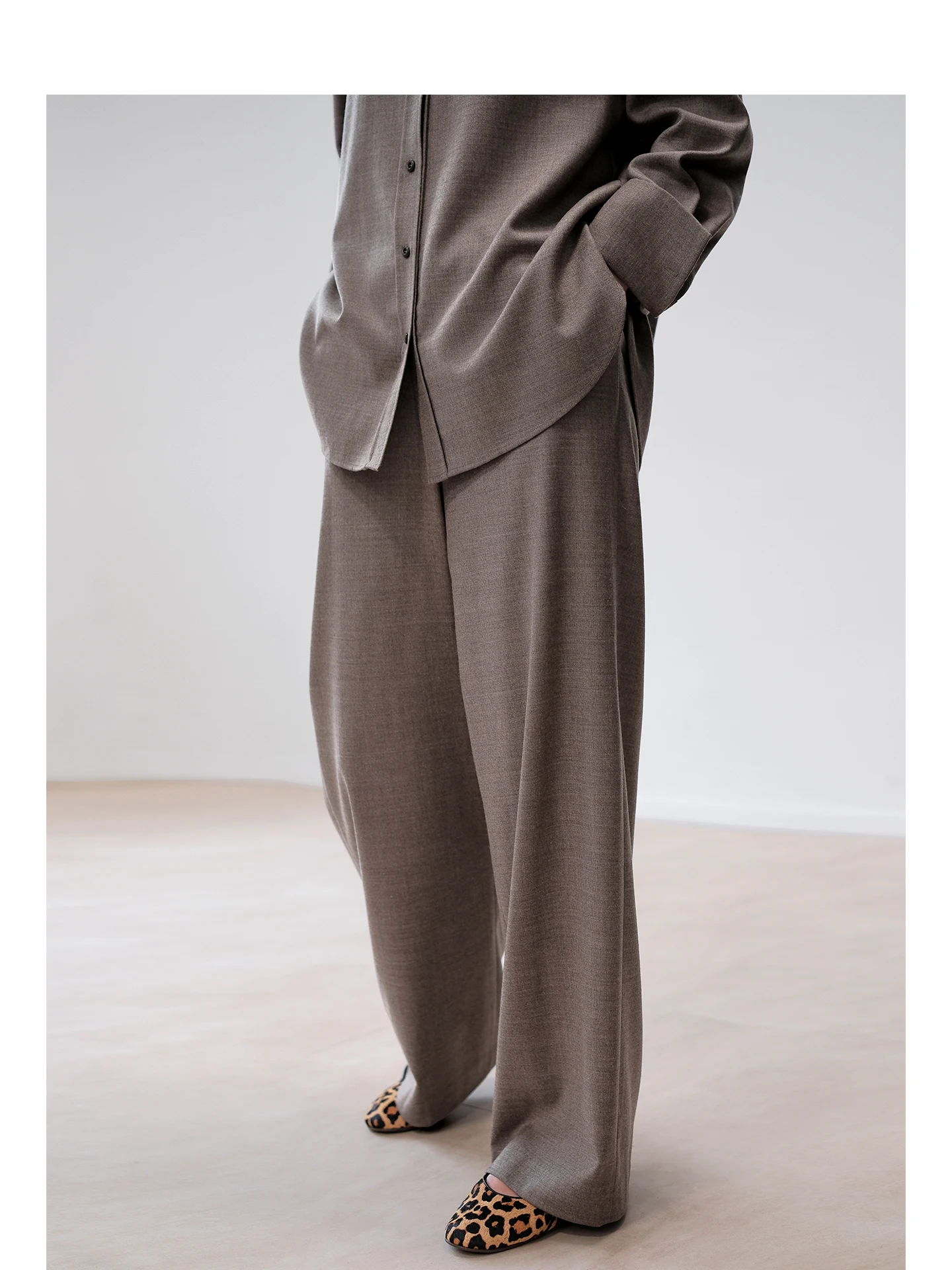Minimalist Woolen Straight Leg Pants High Waist Casual Loose Fit Ladies Fashion Autumn Collection Comfortable Elastic
Minimalist Woolen Straight Leg Pants High Waist Casual Loose Fit Ladies Fashion Autumn Collection Comfortable Elastic