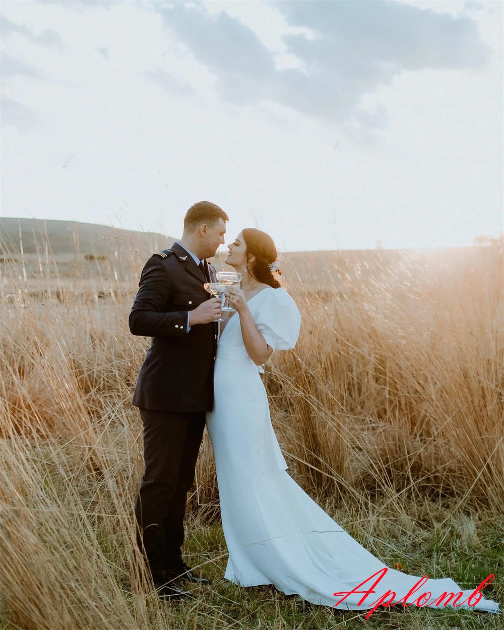 Customized Elegant White Jersey Wedding Dress Simple V-neck Short Sleeves Bridal Gowns Chapel Train Open Back Mermaid Dress 
Customized Elegant White Jersey Wedding Dress Simple V-neck Short Sleeves Bridal Gowns Chapel Train Open Back Mermaid Dress