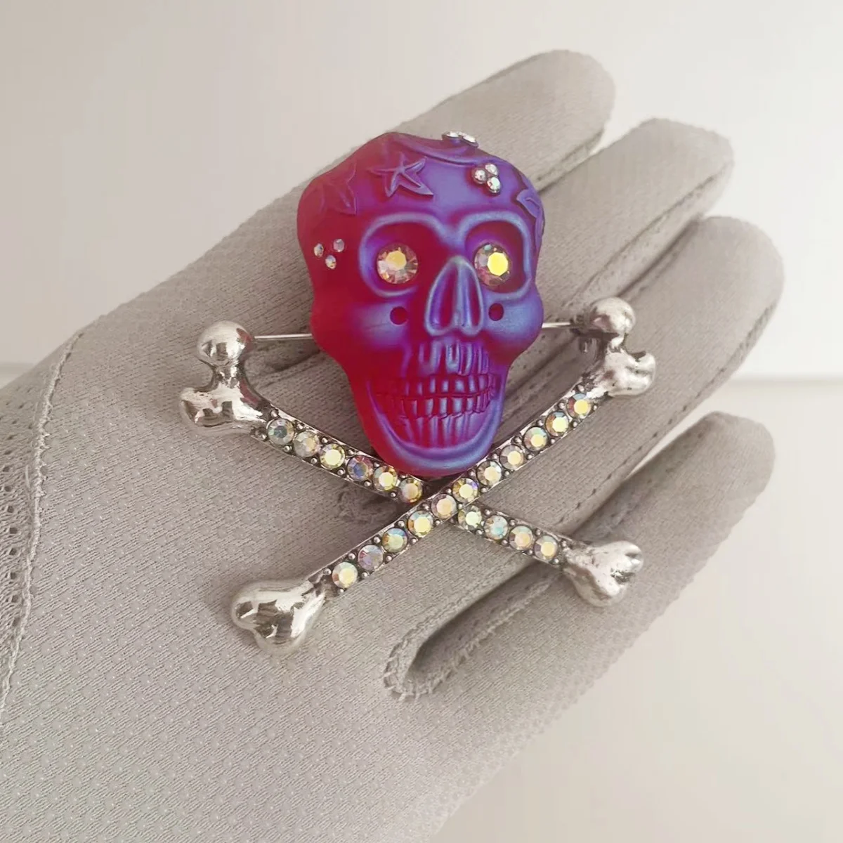 MITTO FASHION JEWELRIES AND HIGH-END ACCESSORIES RHINESTONES PAVED CLASSIC SKULL VINTAGE PIN WOMEN BROOCH
MITTO FASHION JEWELRIES AND HIGH-END ACCESSORIES RHINESTONES PAVED CLASSIC SKULL VINTAGE PIN WOMEN BROOCH
