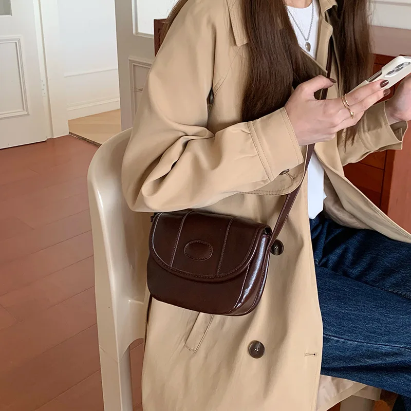 Korean Retro Temperament Niche Texture Fashionable and Versatile Casual Single Shoulder Crossbody Bag for Women
Korean Retro Temperament Niche Texture Fashionable and Versatile Casual Single Shoulder Crossbody Bag for Women