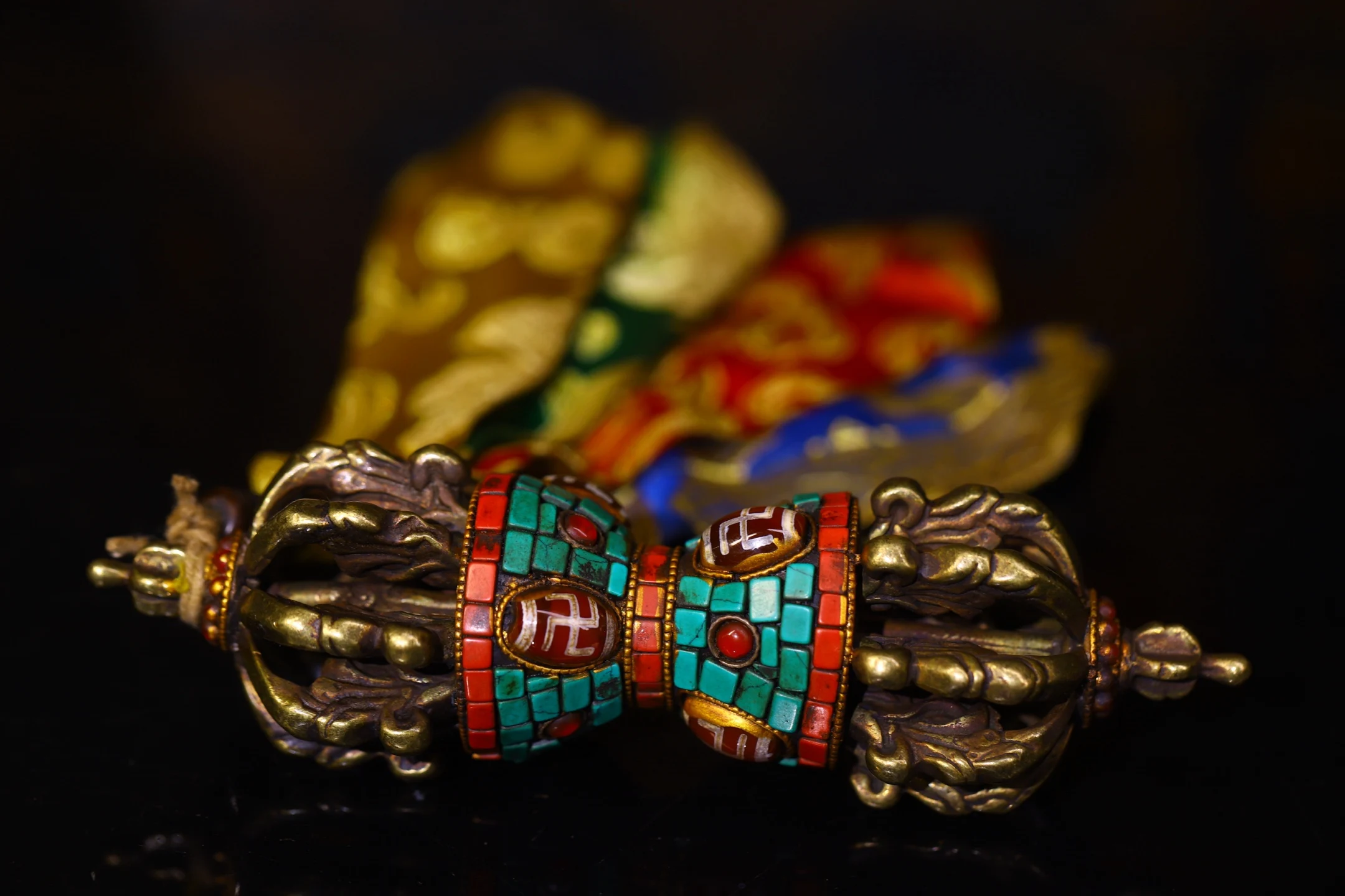 8"Tibetan Temple Collection Old Bronze Painted Mosaic Gem gZi Beads Turquoise Shakyamuni Vajra pattern Old Ringing Bell Vajra
8"Tibetan Temple Collection Old Bronze Painted Mosaic Gem gZi Beads Turquoise Shakyamuni Vajra pattern Old Ringing Bell Vajra