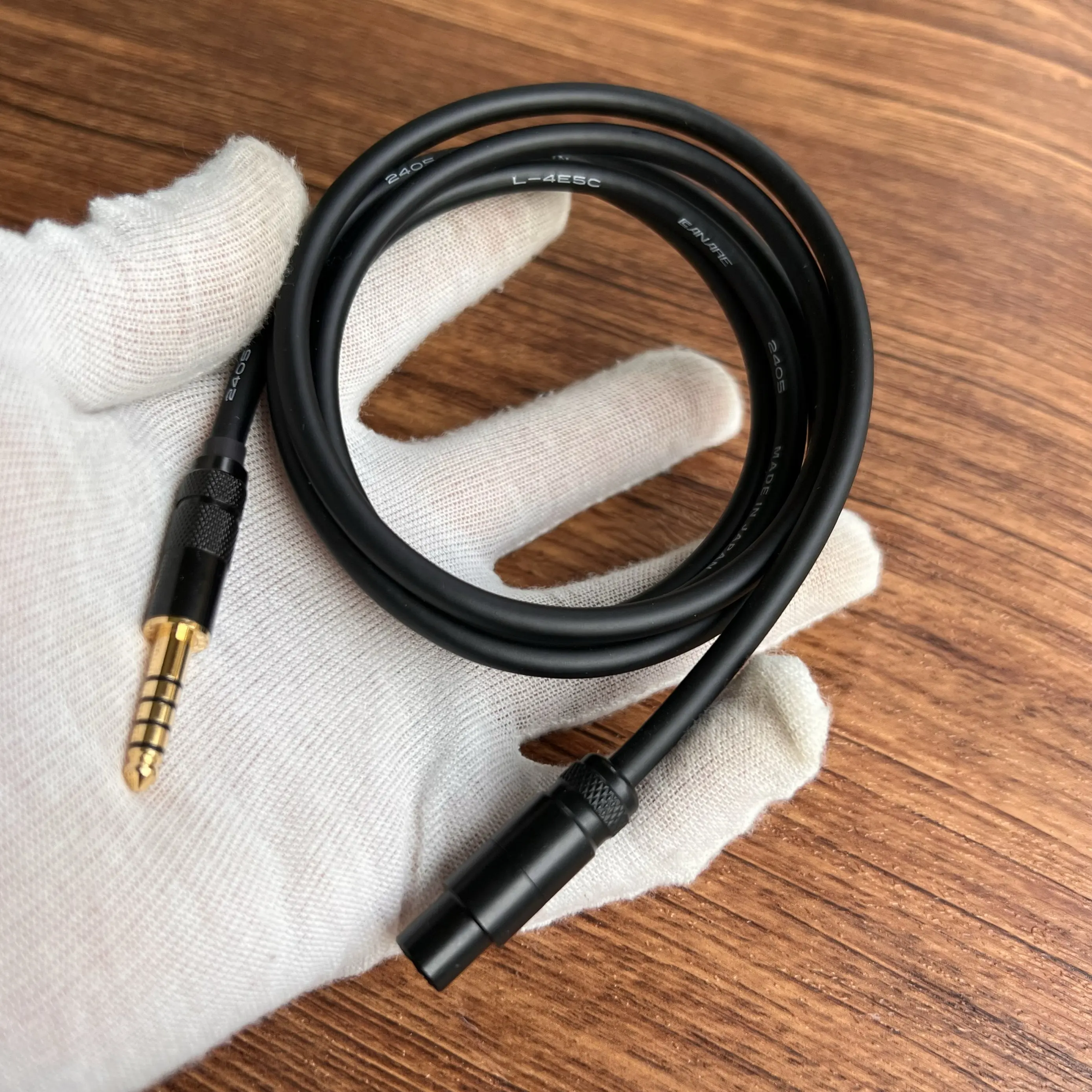 HIFI 4.4MM To 4Pin Mini XLR Canare L-4E6S OFC For HD490PRO PLUS 4.4 Balanced Line 4-Pin XLR Balanced Audio Cable
HIFI 4.4MM To 4Pin Mini XLR Canare L-4E6S OFC For HD490PRO PLUS 4.4 Balanced Line 4-Pin XLR Balanced Audio Cable
