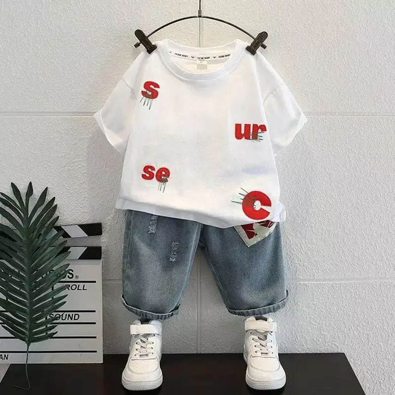 Boys' Thin Summer Set Children's Short Sleeved T-shirt Denim Shorts Two-piece Set Boys' Baby Fashionable Casual Trend
Boys' Thin Summer Set Children's Short Sleeved T-shirt Denim Shorts Two-piece Set Boys' Baby Fashionable Casual Trend