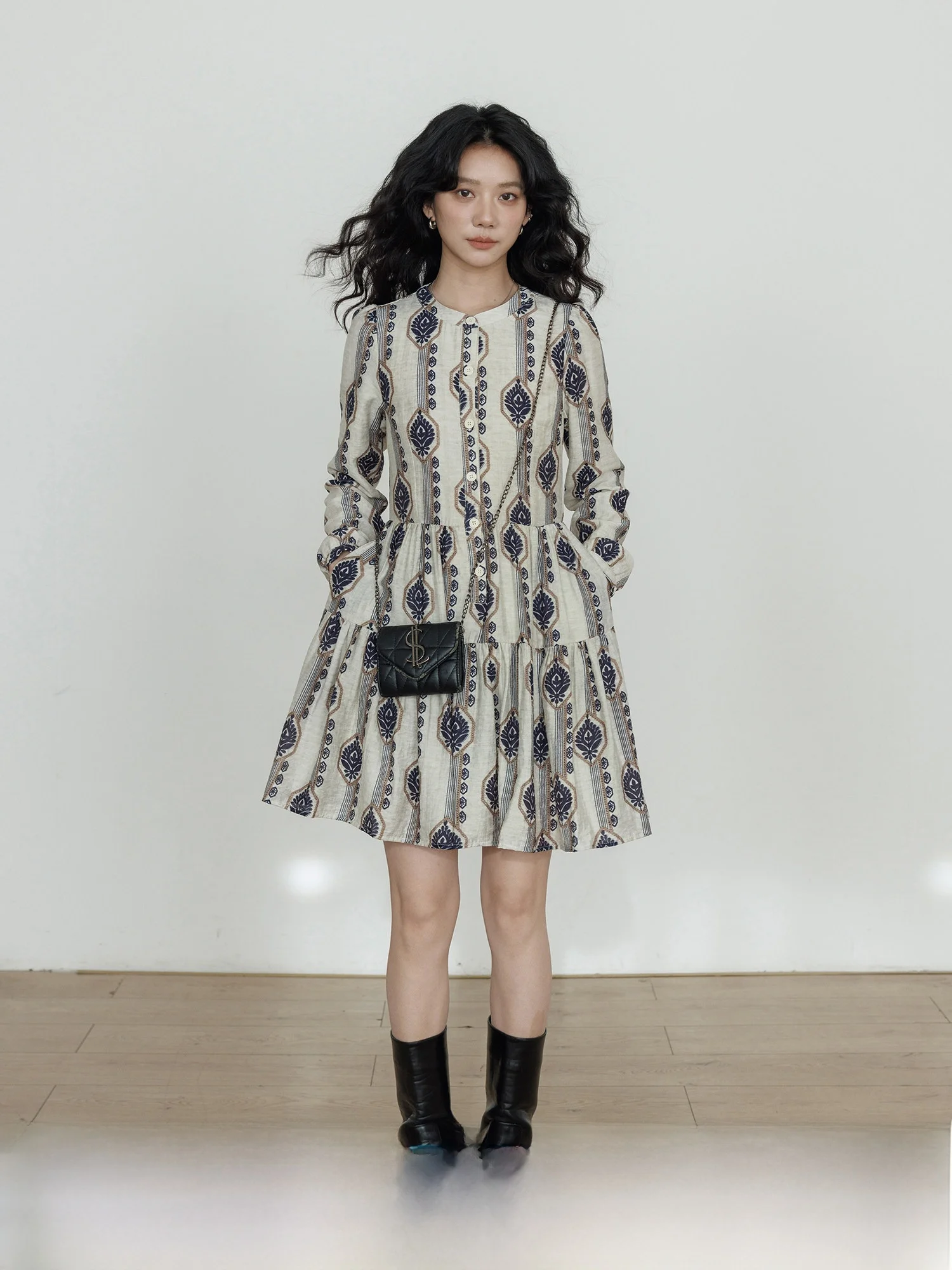 Новая весенняя женская повседневная юбка-трапеция с кружевным воротником, в стиле ретро, для офиса и города, с эффектом стройности
Новая весенняя женская повседневная юбка-трапеция с кружевным воротником, в стиле ретро, для офиса и города, с эффектом стройности