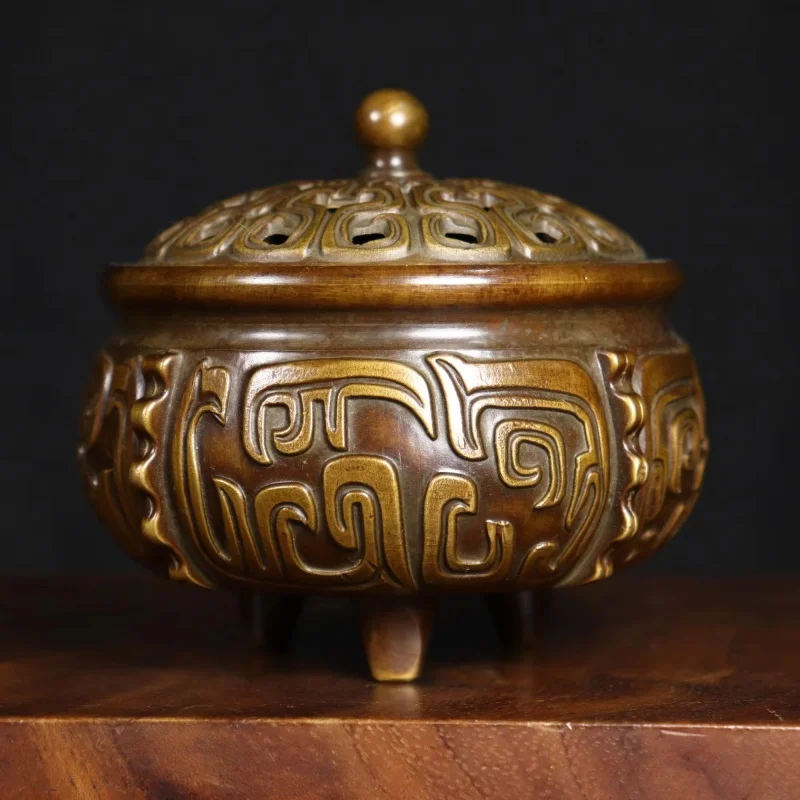 Antique copper hollow out three legged dragon pattern incense burner home tea ceremony table decoration crafts
Antique copper hollow out three legged dragon pattern incense burner home tea ceremony table decoration crafts