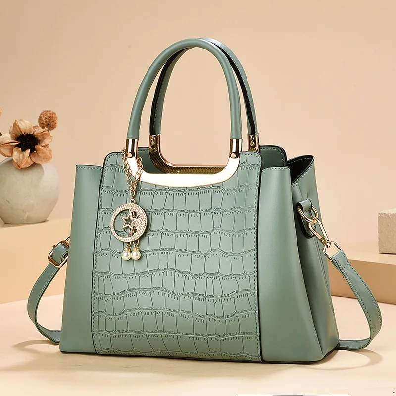 Stylish senior crocodile print women's handbag temperament large capacity single shoulder crossbody bag Trendy tote bags women
Stylish senior crocodile print women's handbag temperament large capacity single shoulder crossbody bag Trendy tote bags women