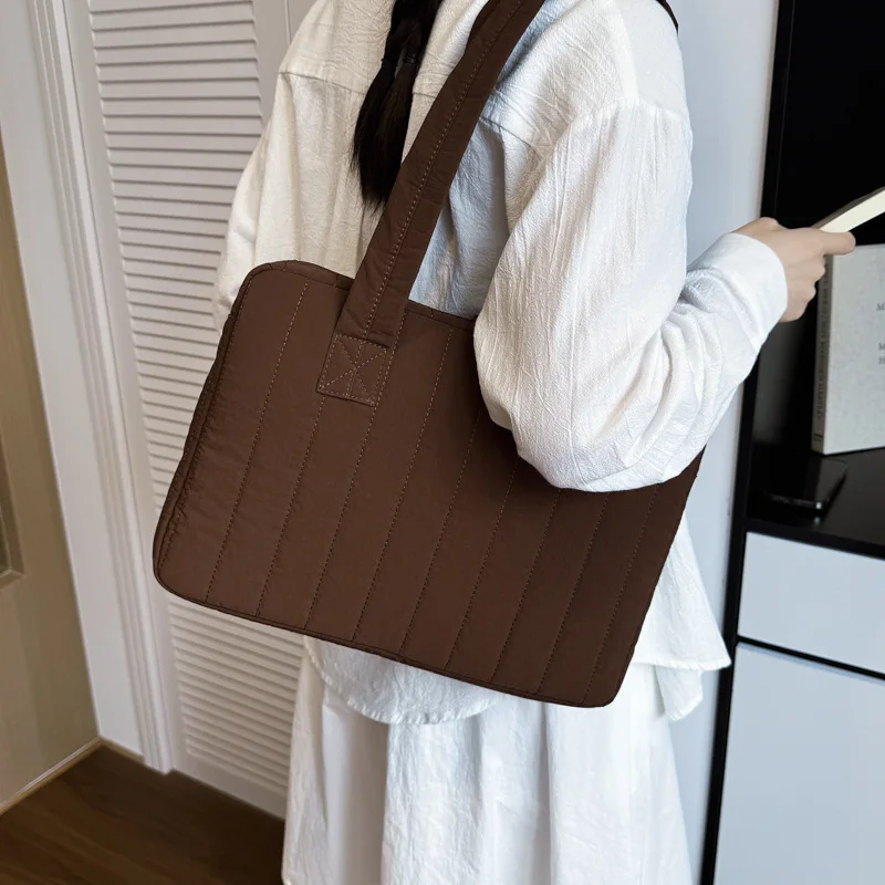 Laptop shoulder multi-purpose tote simple commuter protective bag 14 inch handbag bag
Laptop shoulder multi-purpose tote simple commuter protective bag 14 inch handbag bag