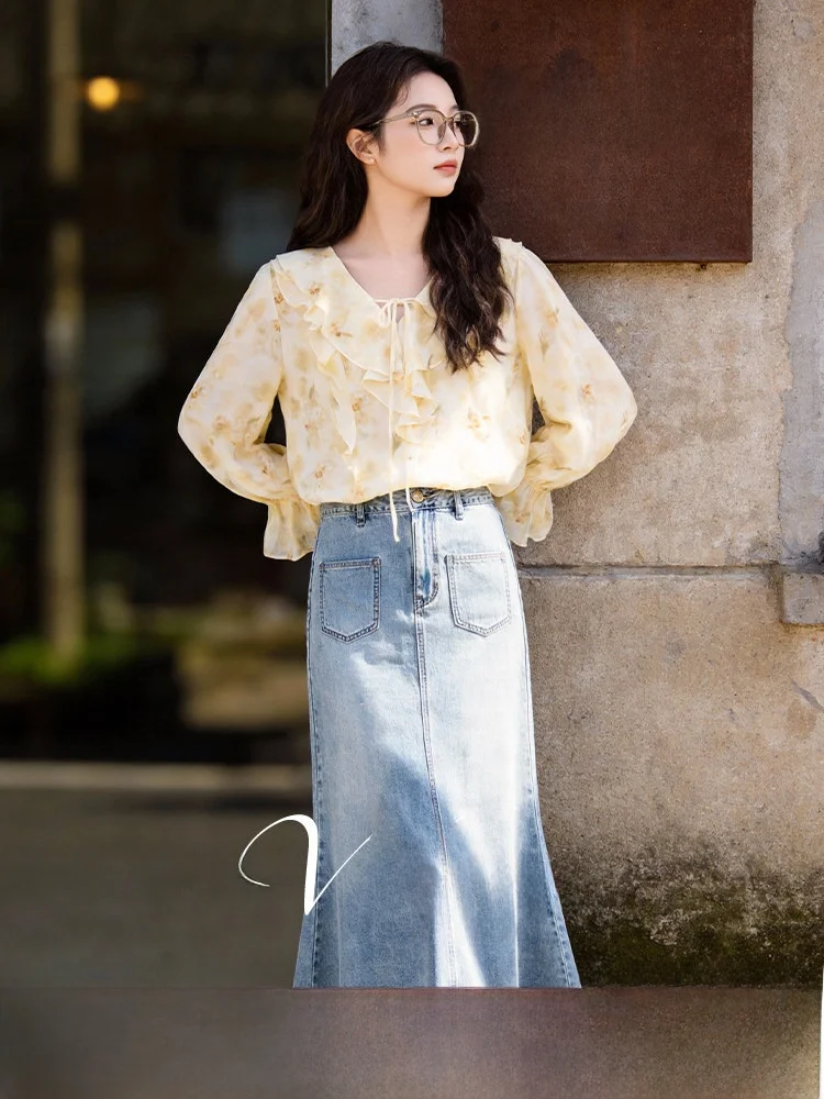 Sweet Sle Oversized Women's Clothing Set with Ruffle Trimmed Top And Denim Skirt Korean Version Commute Polyester Fiber
Sweet Sle Oversized Women's Clothing Set with Ruffle Trimmed Top And Denim Skirt Korean Version Commute Polyester Fiber