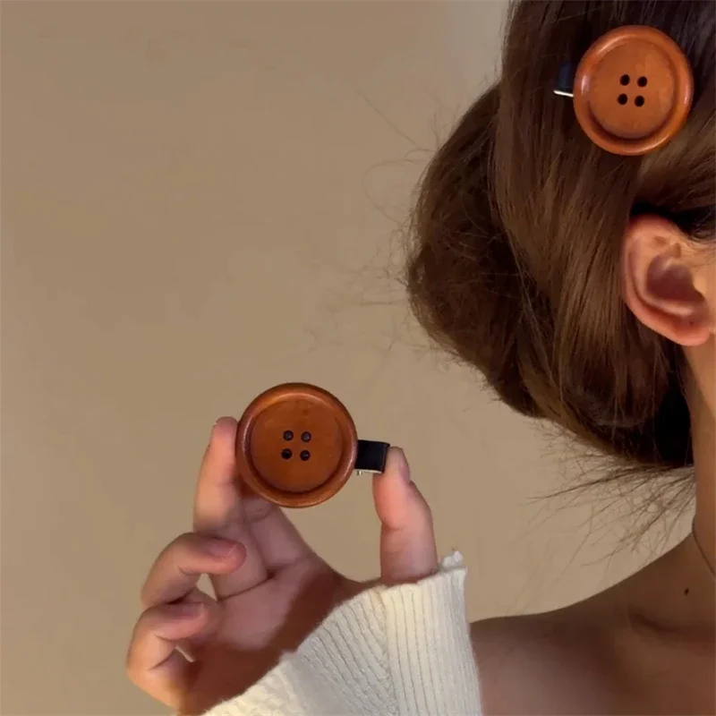 Retro Brown Cute Button Hair Clip Fun Woody Texture Sweet Side Clip Hair Hairpin Children's Accessories Kids Gift Women Girls
Retro Brown Cute Button Hair Clip Fun Woody Texture Sweet Side Clip Hair Hairpin Children's Accessories Kids Gift Women Girls