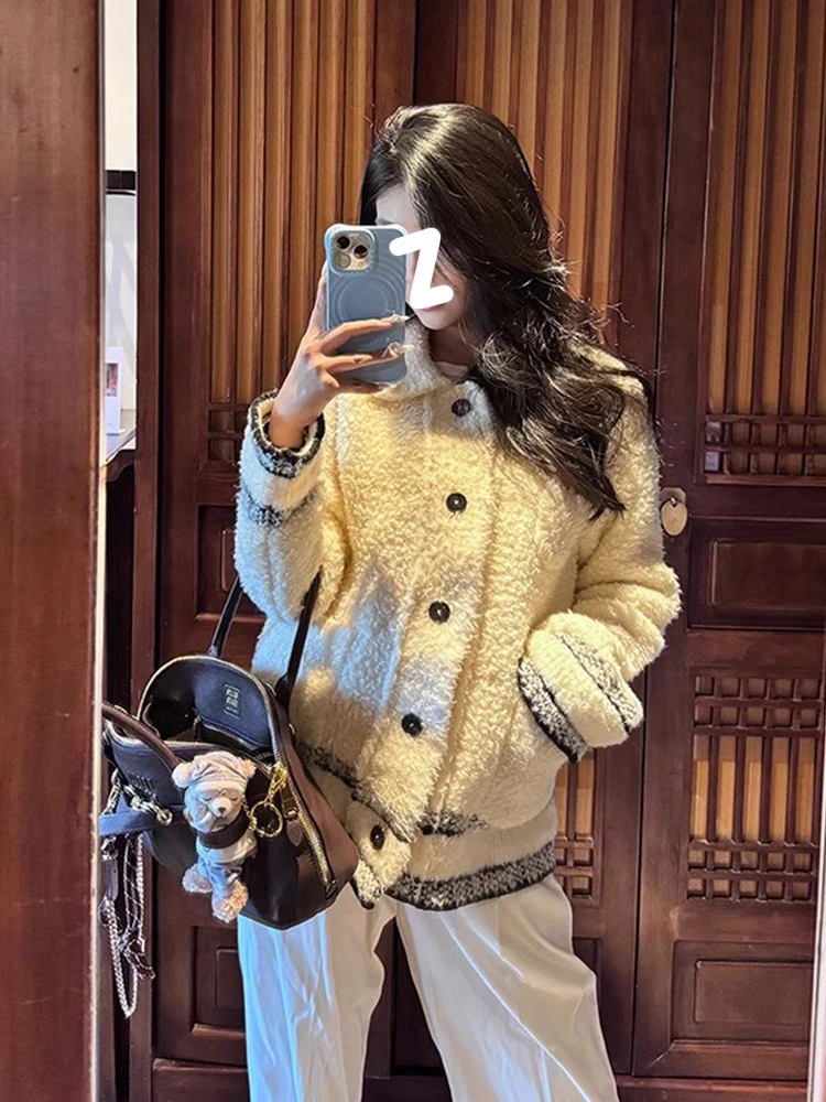 Faionable Quilted Lamb Fur Jaet Women's Winter Single Button Cardigan Top Classy Sle Long Sve Regular Fit Coat
Faionable Quilted Lamb Fur Jaet Women's Winter Single Button Cardigan Top Classy Sle Long Sve Regular Fit Coat