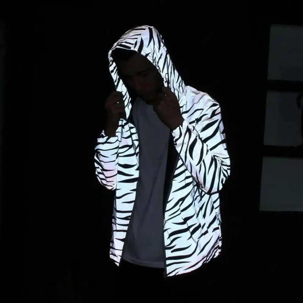 Night Warning Reflective Jackets Leopard Stripe Thickened Hooded Jacket Harajuku Stylish Reflective Windbreaker Spring/Autumn
Night Warning Reflective Jackets Leopard Stripe Thickened Hooded Jacket Harajuku Stylish Reflective Windbreaker Spring/Autumn